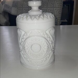 Vintage Fosteria Imperial milk glass cookie biscuit jar